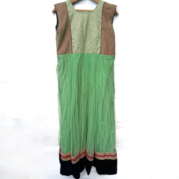 Handmade renaissance dress green overlay with black velvet size medium jun1 - Picture 8 of 8